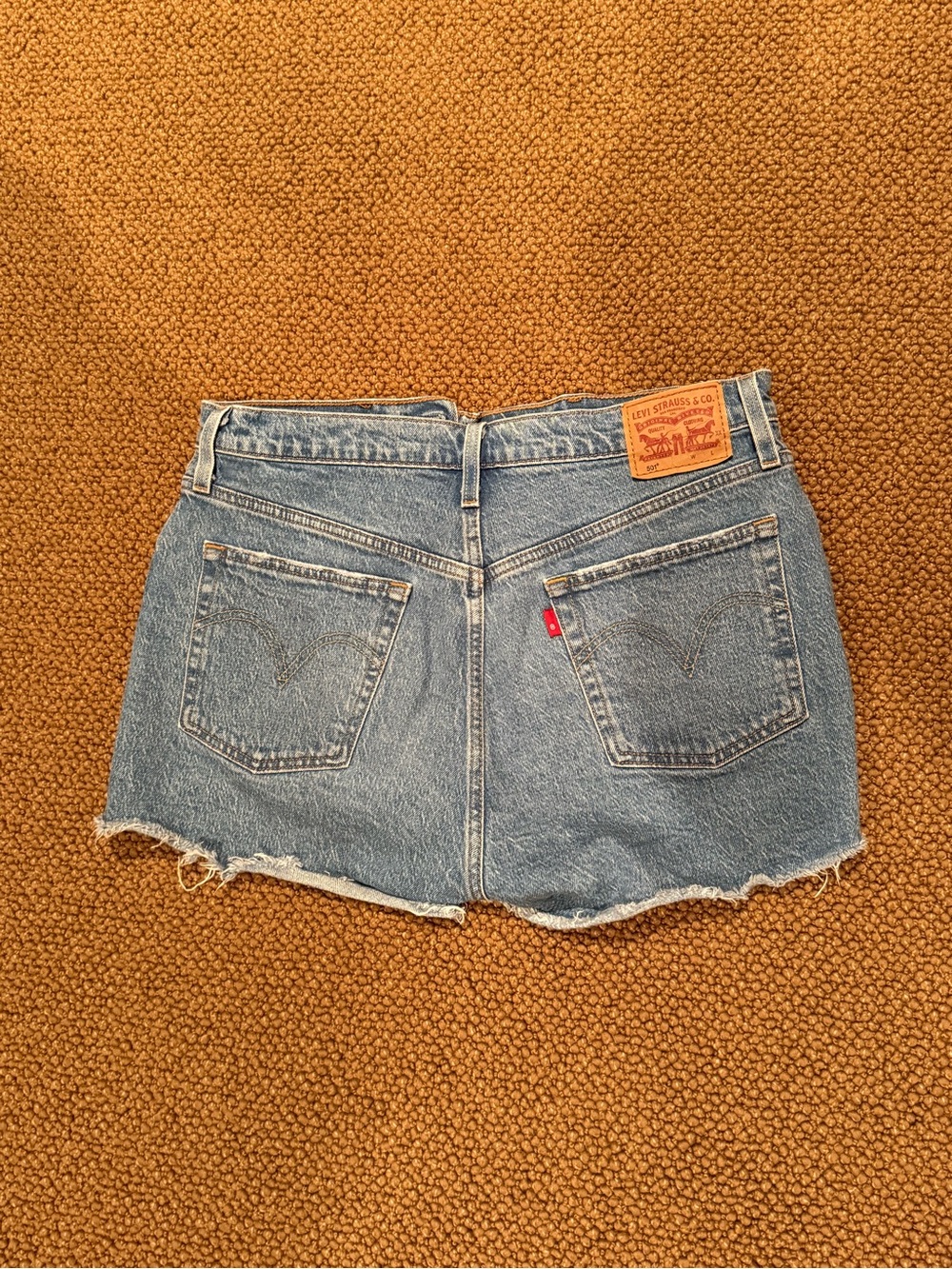 Levi’s High Rise Shorts - Picture 3 of 4